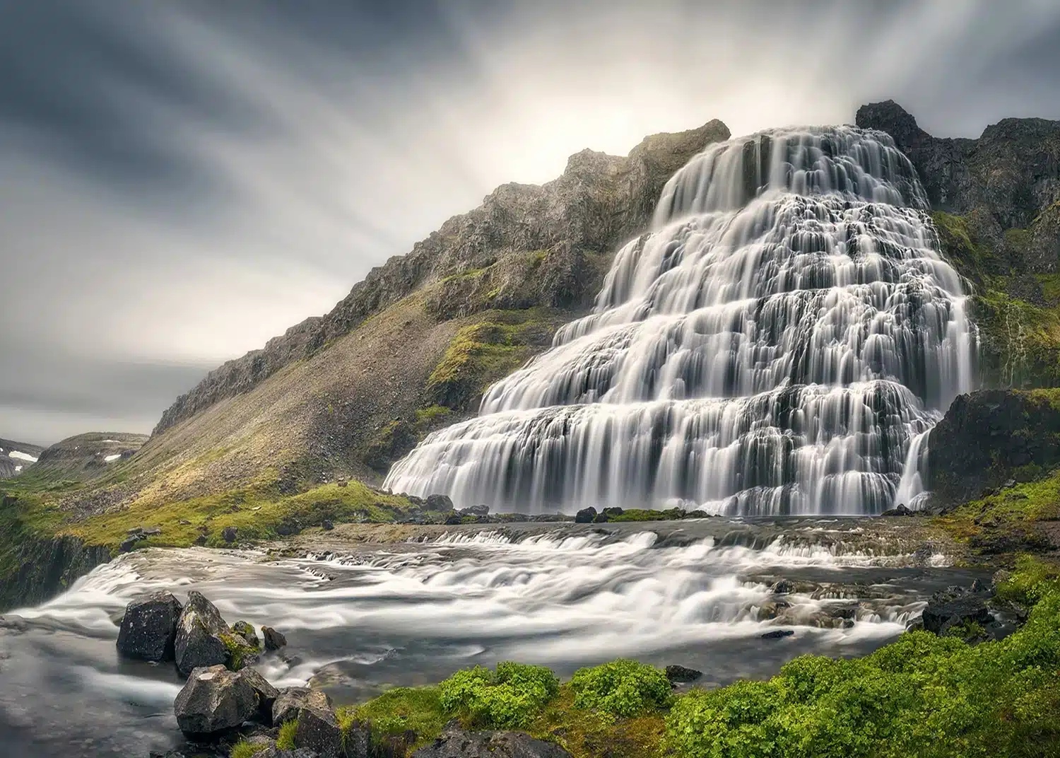 Great Waterfall | Made-to-Measure Wallpaper | Artlook | FTNXXL 3001