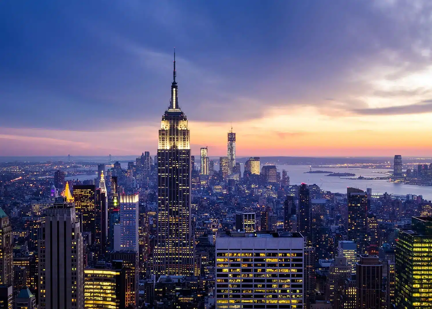 Skyscraper View | Made-to-Measure Wallpaper | Artlook | FTNXXL 2413